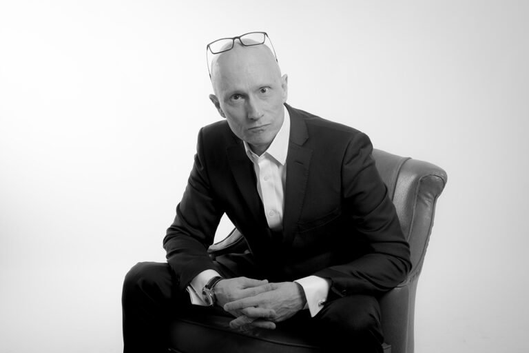 Perry Offer Simplifies Success With His Revolutionary Approach to Business