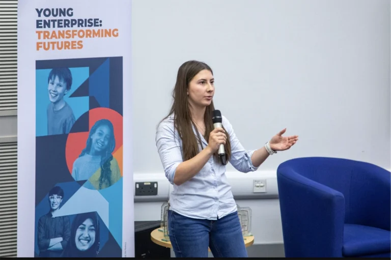 Young Entrepreneurs Rescue Fruit And Rethink Snacking